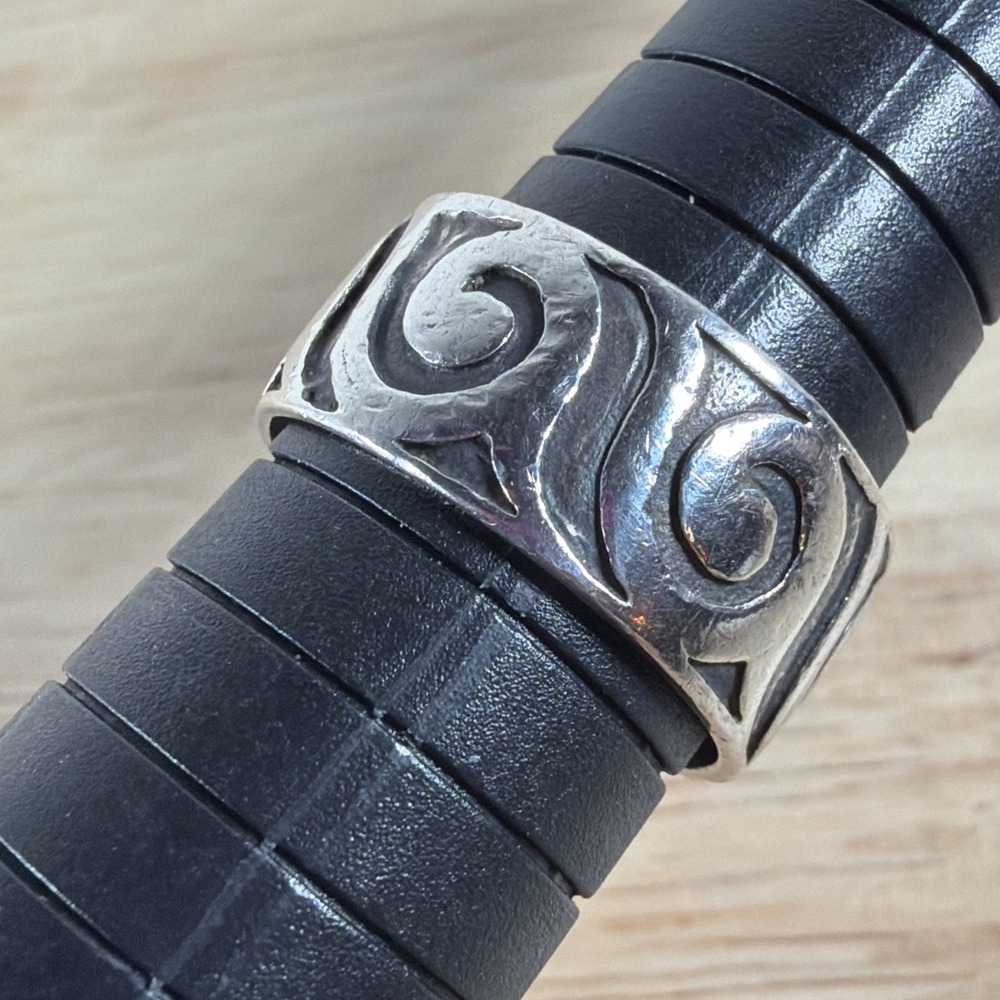 Vintage 925 Sterling Silver Geometric Wave Pattern Band Ring Size 7.5